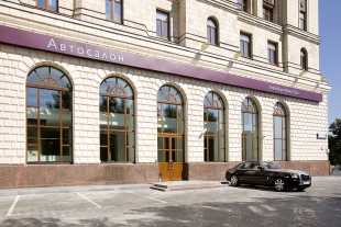 Rolls-Royce, автосалон Rolls-Royce, автосалон